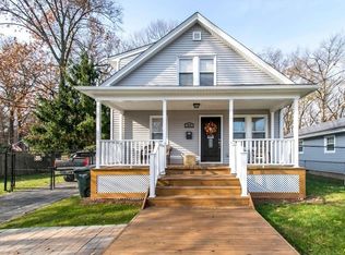 84 Francis St, Springfield, MA 01104