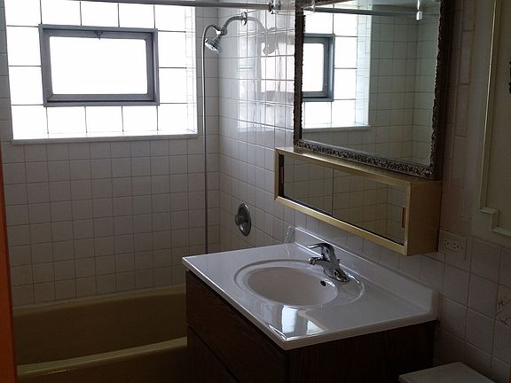 4th image of 8501 W Catalpa Ave APT 1S
