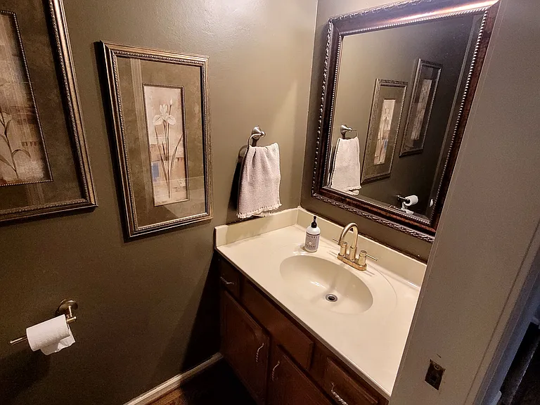 5917 Manor Pl — Photo 12