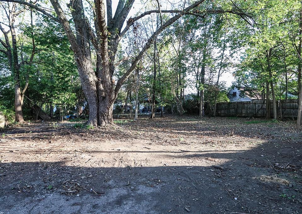 2nd image of 2225 Koehler Ave
