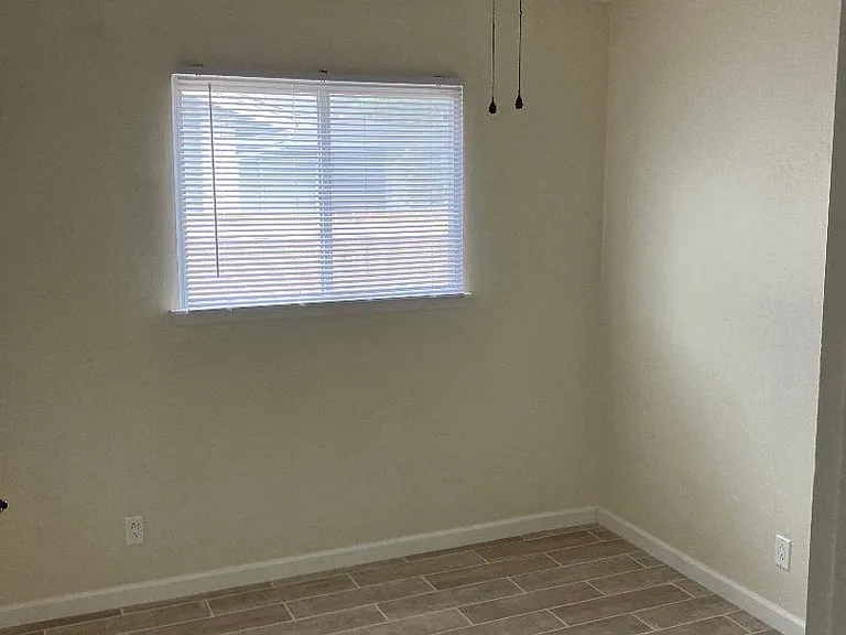 405 Nell Deane Blvd — Photo 9