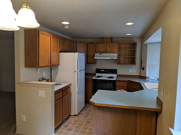 2nd image of 17827 Upland Dr S