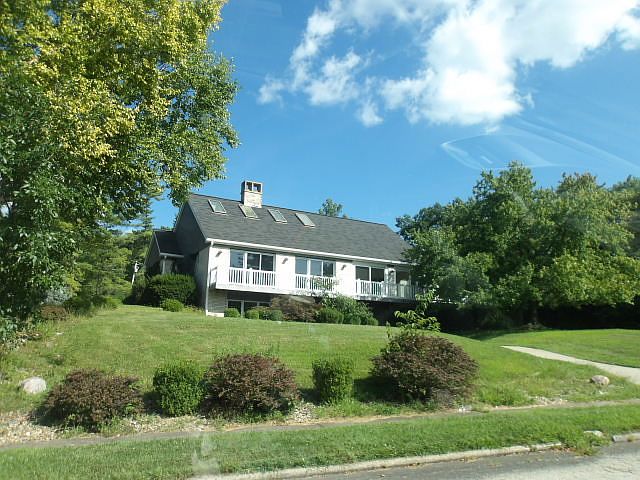 1st image of 304 Greenway Ln