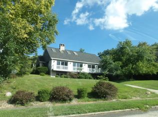 304 Greenway Ln, Decatur, IL 62521