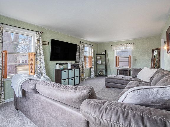 4th image of 1225 Oakwood Blvd