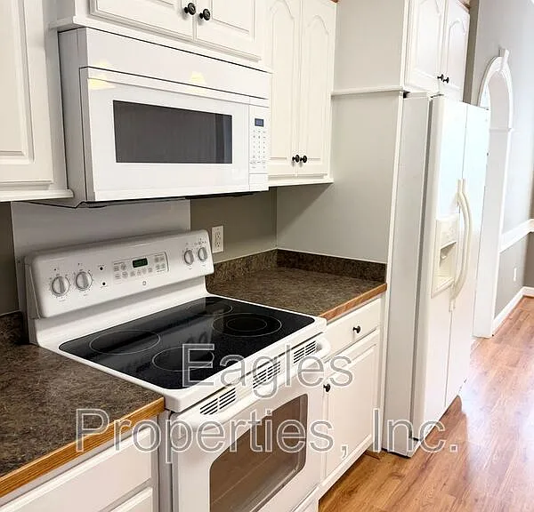 201 Autumn Ridge Dr — Photo 5