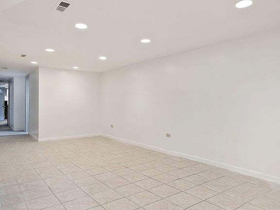 5th image of 852 N Central Park Ave #G