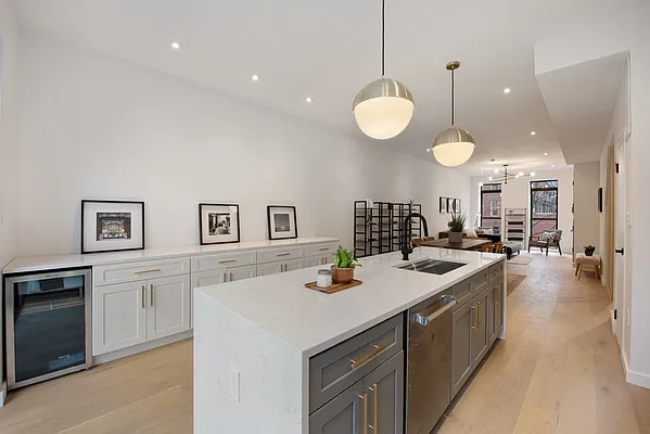 Rented by Modern Spaces | media 2