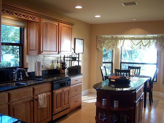 Kitchen w/Hickory Cabinets & Granite Tops