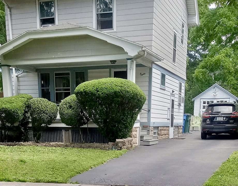 1st image of 40 Kron St
