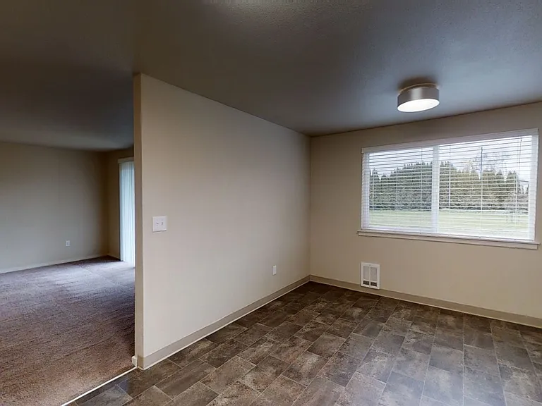 15915 52ND ST E — Photo 9