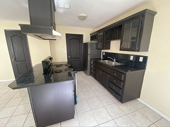 4th image of 2104 Kimberly Ln APT 1