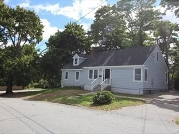 105 Harrison Ave, Somerset, MA 02726