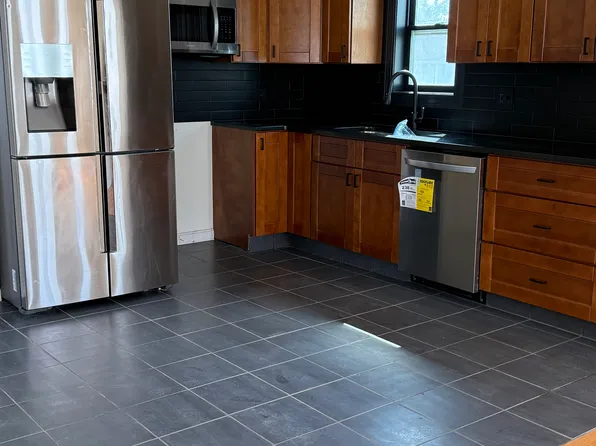 445 Waterman Ave #3, East Providence, RI 02914