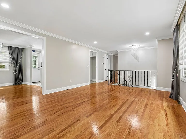 122 Upper State St — Photo 4