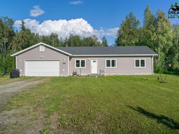 1260 Toolik Dr, North Pole, AK 99705