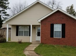 304 Chadwyck Cir, Bonaire, GA 31005