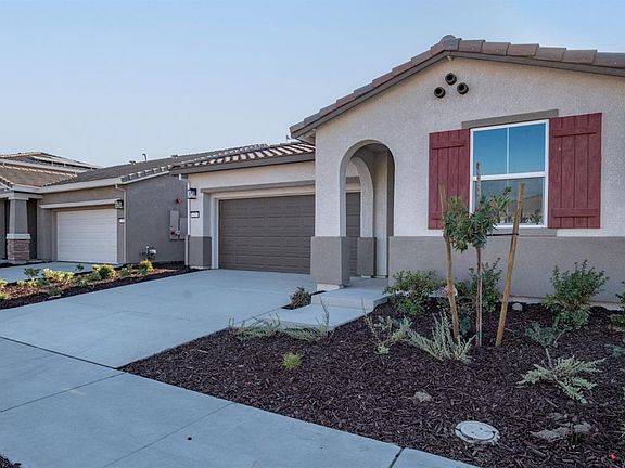3rd image of 610 Estancia Street