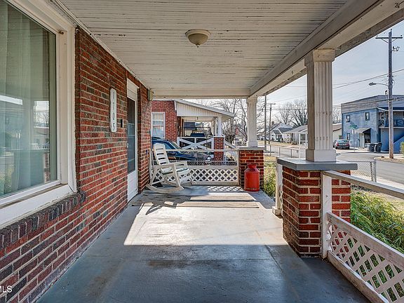 4th image of 1705 Highland St