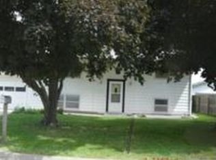 1446 W 10th St, Fremont, NE 68025