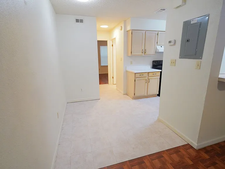 2335 Parrot Ln — Photo 4