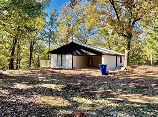 101 Dogwood Ln, Gravette, AR 72736