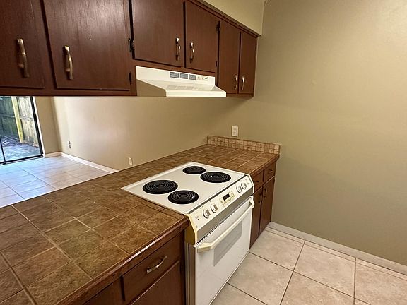4th image of 3236 Nekoma Ln