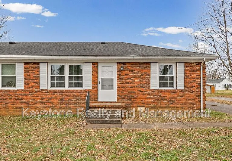 109 Holley Dr #B — Photo 2
