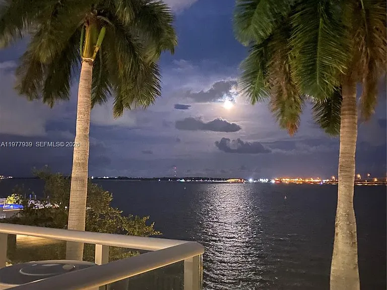 1541 Brickell Ave #B403 — Photo 25