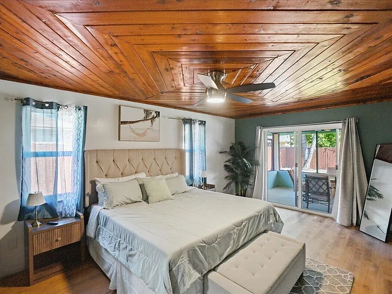 1326 SW Bartell Ave — Photo 22