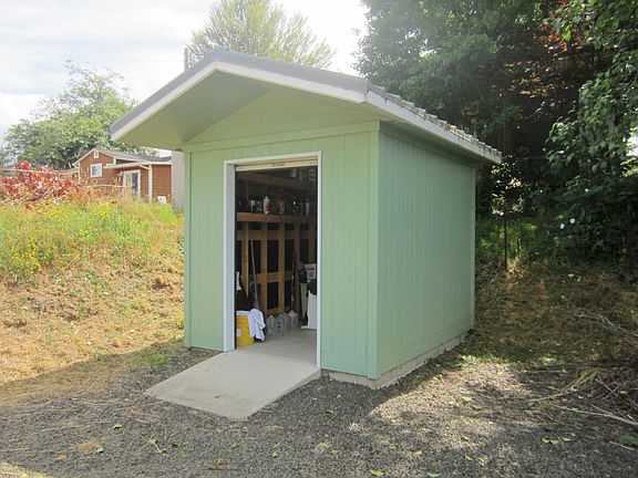 4th image of 4695 Miller Ave W