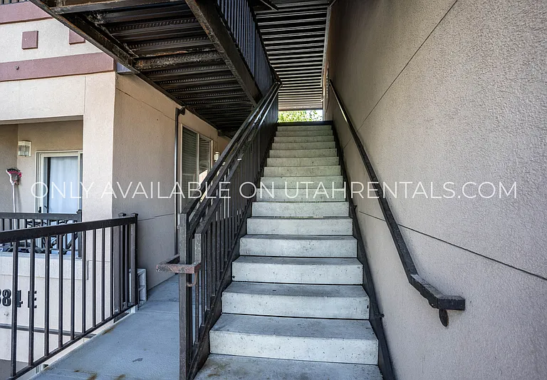 866 E 700 N #C1-1 — Photo 31