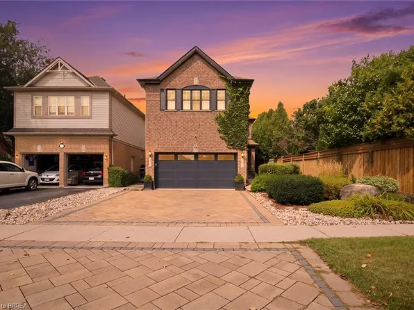 40 Premier Rd, Hamilton, ON L8B 0K7