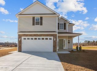 818 Mulligan Dr, Ayden, NC 28513