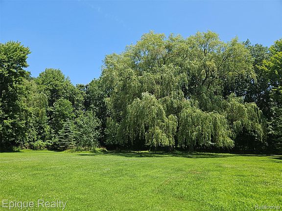 4th image of 8150 Runyan Lake Rd