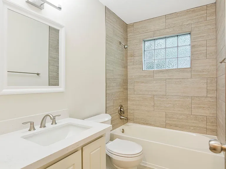 76 Piper Trce — Photo 15