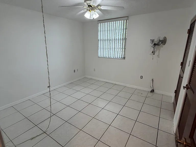 810 Oakgrove Dr #281 — Photo 9
