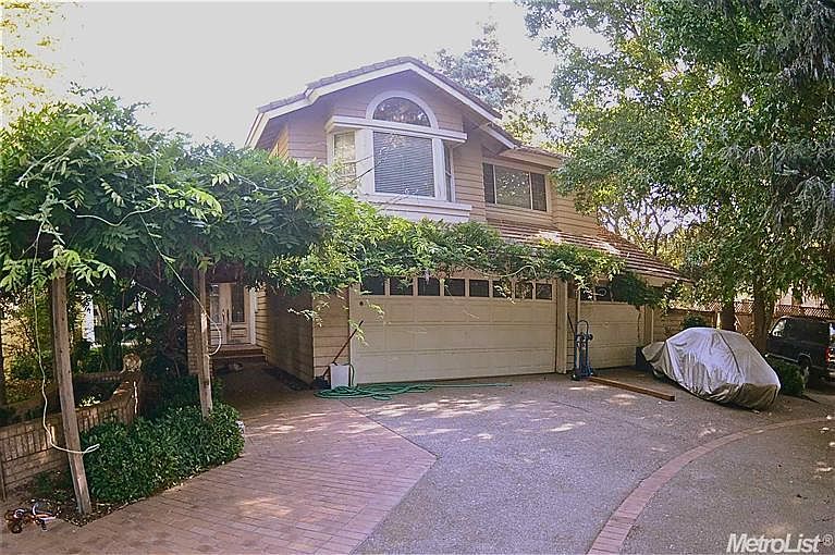 2nd image of 11412 Valley Oak Dr