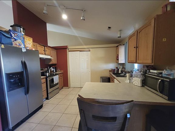3rd image of 8203 Kootenay Ct