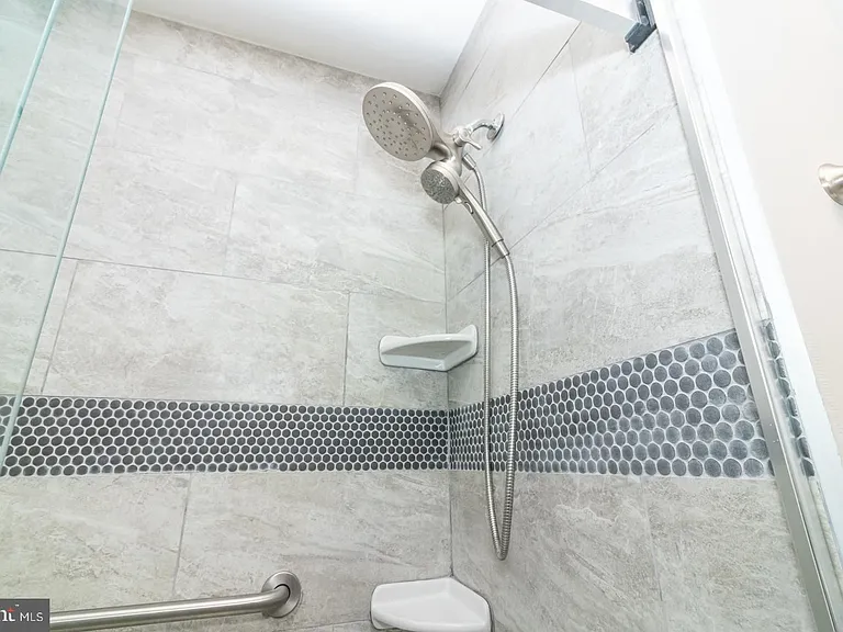 721 Walden Cir — Photo 15