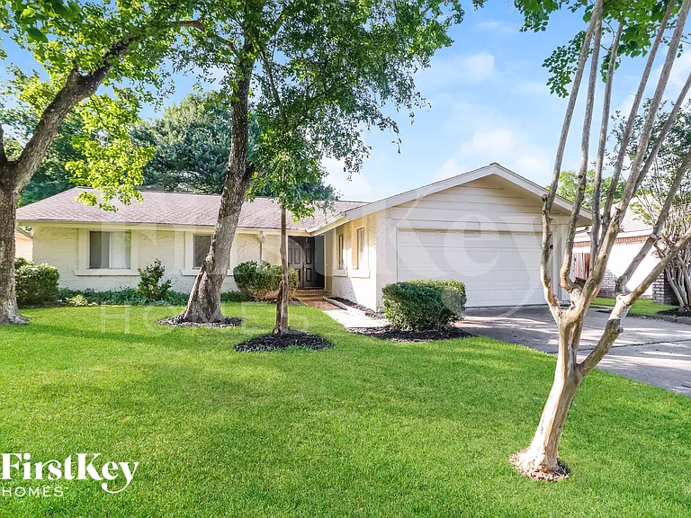 4439 Algernon Dr — Photo 1