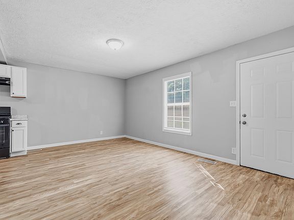 3rd image of 3 Edwin Ct