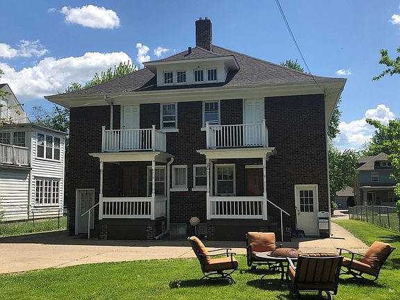 Each units has a private rear entrance & upper balcony!