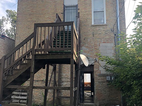 3rd image of 746 N Lawndale Ave