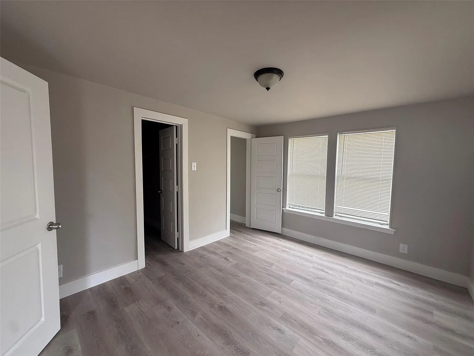 1 bed, 1.0 bath, 2016 sqft, $1,200 — Photo 1