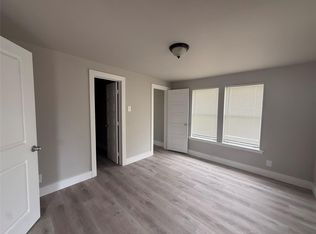 7010 Corsicana St #B, Houston, TX 77020