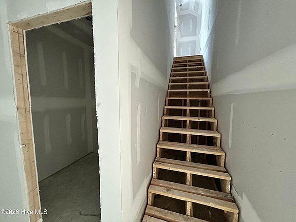 4th image of 2671 Brookwood Road