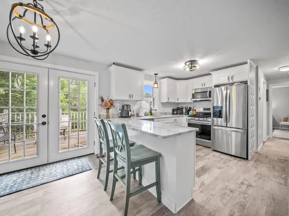8 Cornerstone Drive, Dover, NH 03820