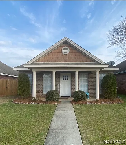 8909 Laney Ln Photo 1