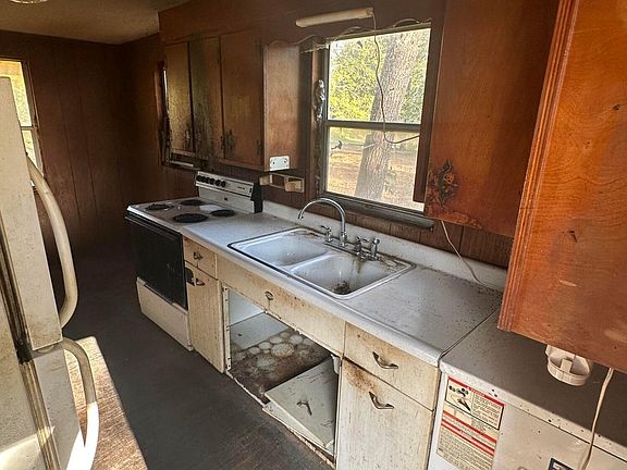 4th image of 9812 Birchwood Pike